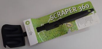 Čistící škrabka na sekačky